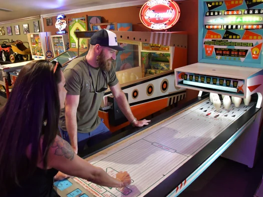 Arcade with Couple 525x394 1