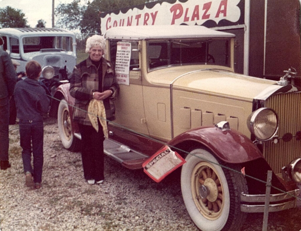 Vintage car at Country Plaza