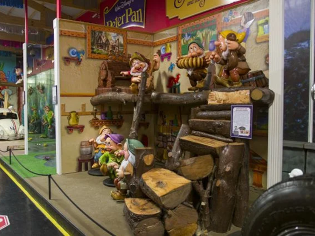 Disney-themed diorama with characters.