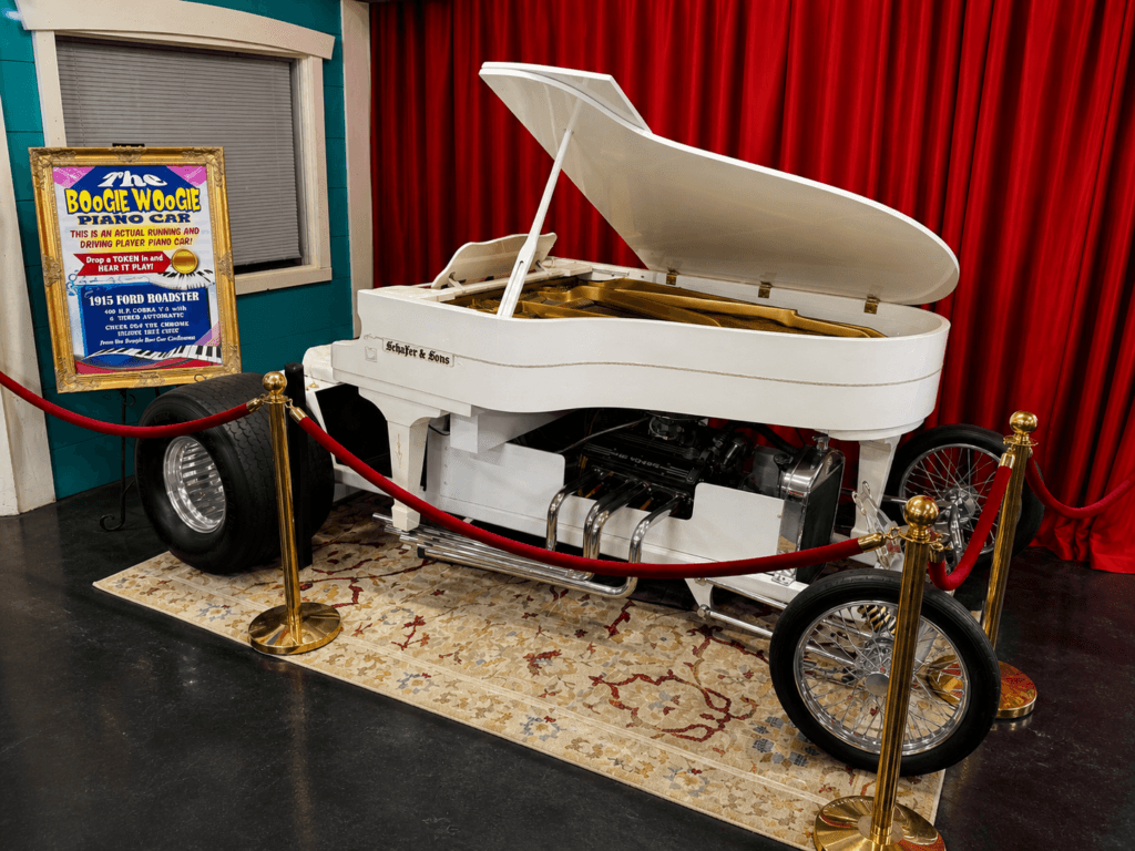 Boogie woogie piano car Unique piano-shaped custom car display