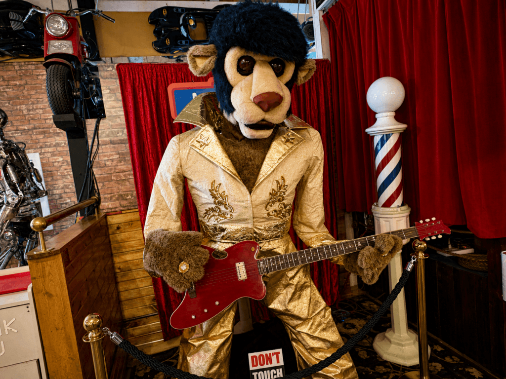 animatronic Puppet band performing on stage